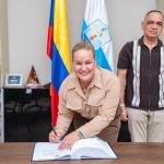 Alcalde Carlos Pinedo Cuello posesiona a Sarita Vives Gutiérrez como nueva Secretaria de Movilidad