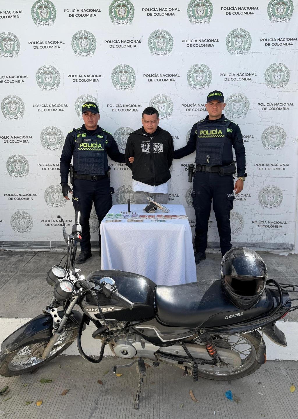 Cae ladrón armado tras violento asalto a comercio en Santa Marta: Policía frustró su escape en moto