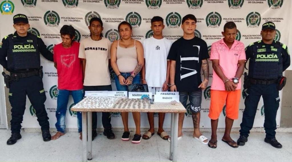 Seis capturados por tráfico de estupefacientes en operativos de allanamiento en Pueblo Viejo