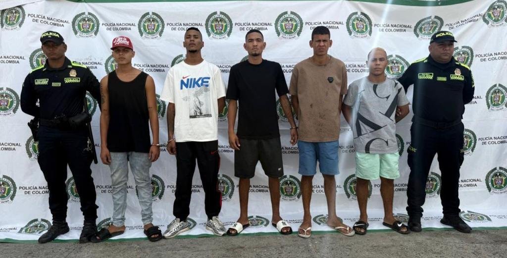 Se les cayó el negocio a las Autodefensas Conquistadores de la Sierra: cinco capturados en operativo contra el microtráfico en Santa Marta
