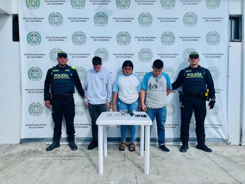 Hirieron a tiros a un hombre para robarle el dinero que había retirado del cajero y Policía los capturó