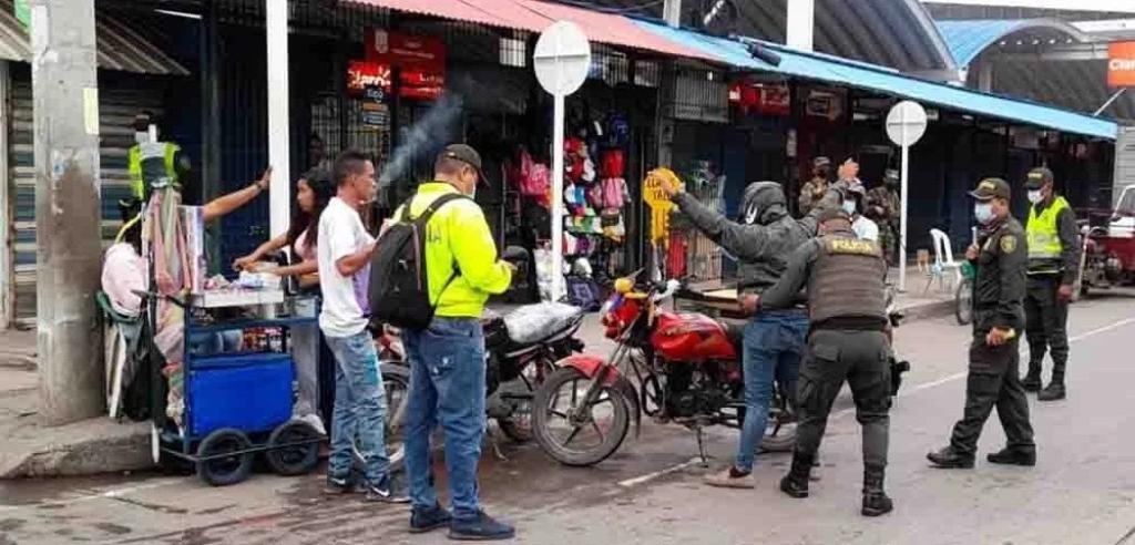 “Pagar o morir”: así funciona la red de extorsión que domina el Mercado Público de Santa Marta