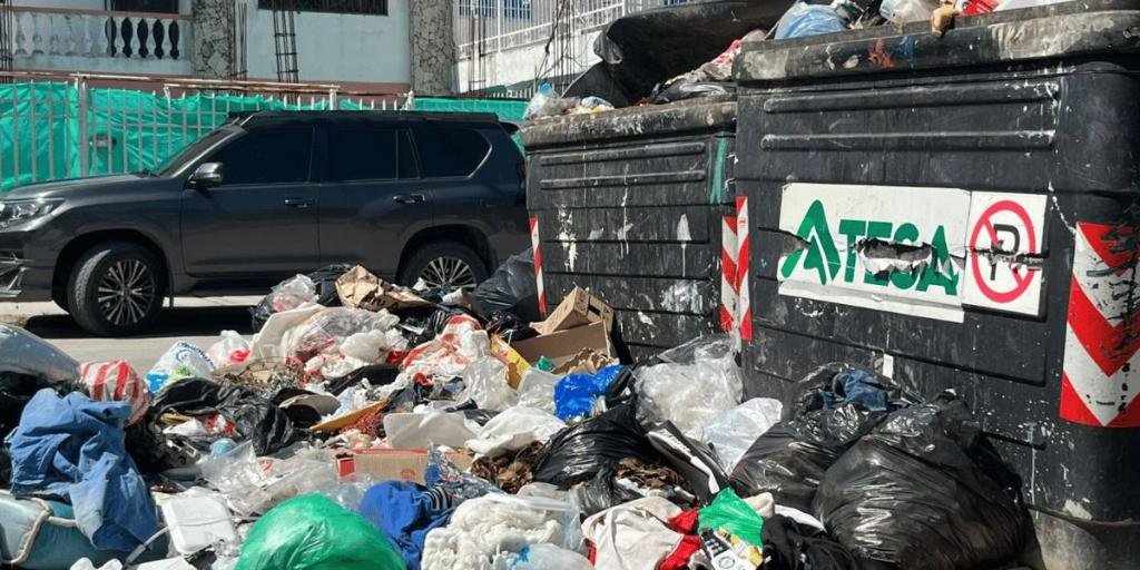 Grave crisis sanitaria  por 'reguero' de basuras en Santa Marta: habitantes responsabilizan Atesa por prestación de mal servicio