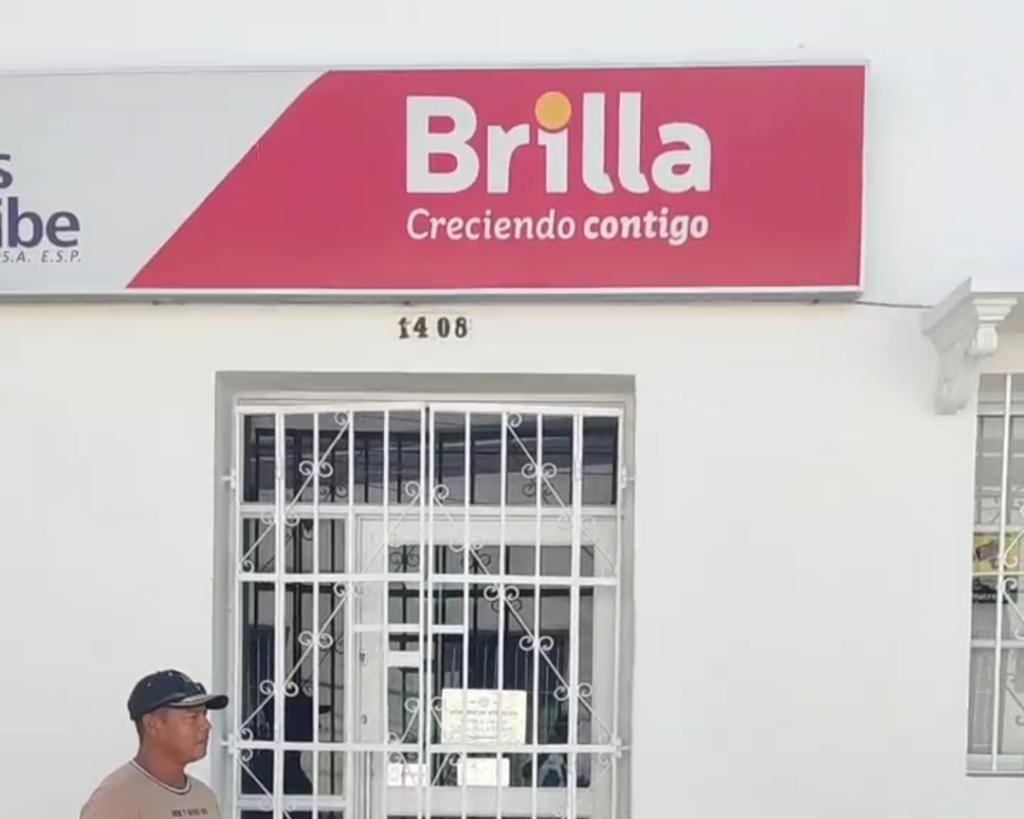 Le cortaron  el servicio estando al día  y encerró con un candado a usuarios y funcionarios en oficinas de la empresa Gases del Caribe