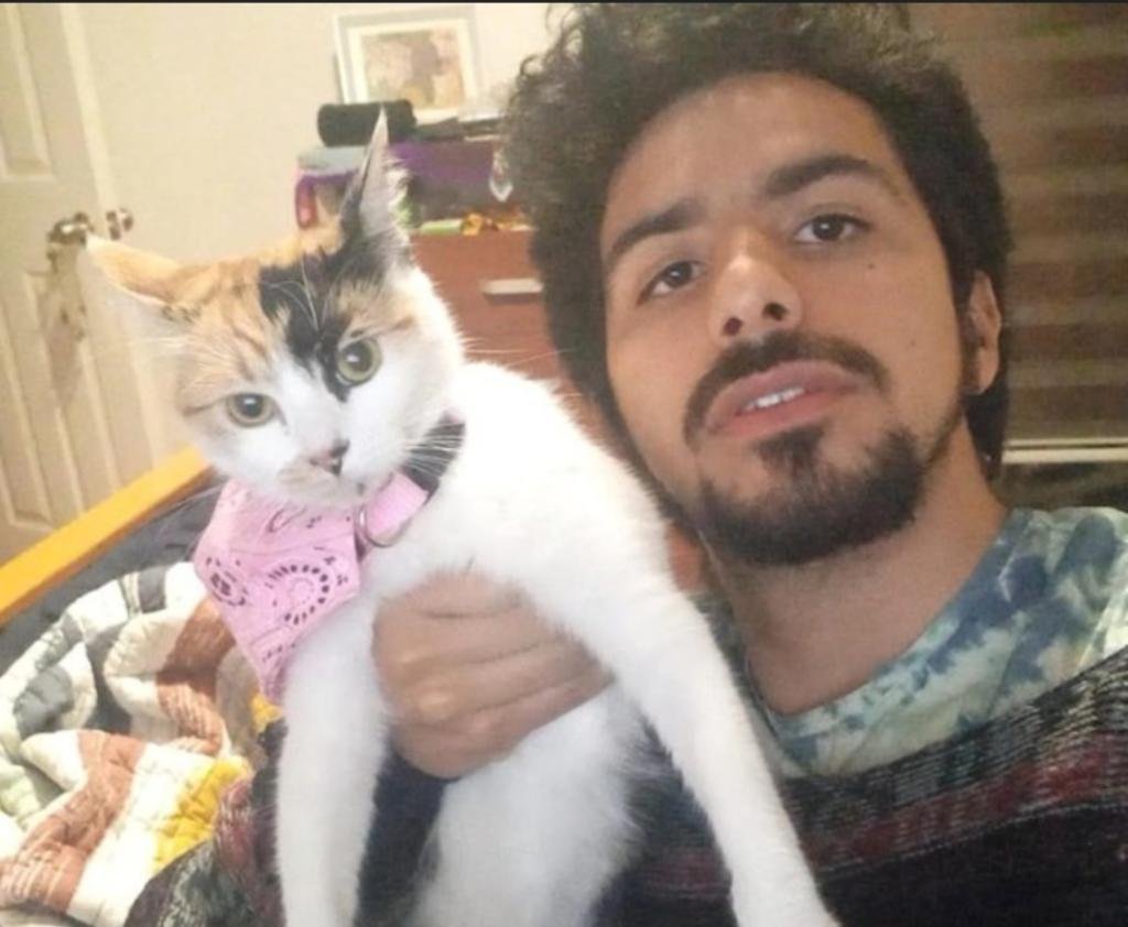 La historia del kayakista que se lo tragó una ballena y sobrevivió