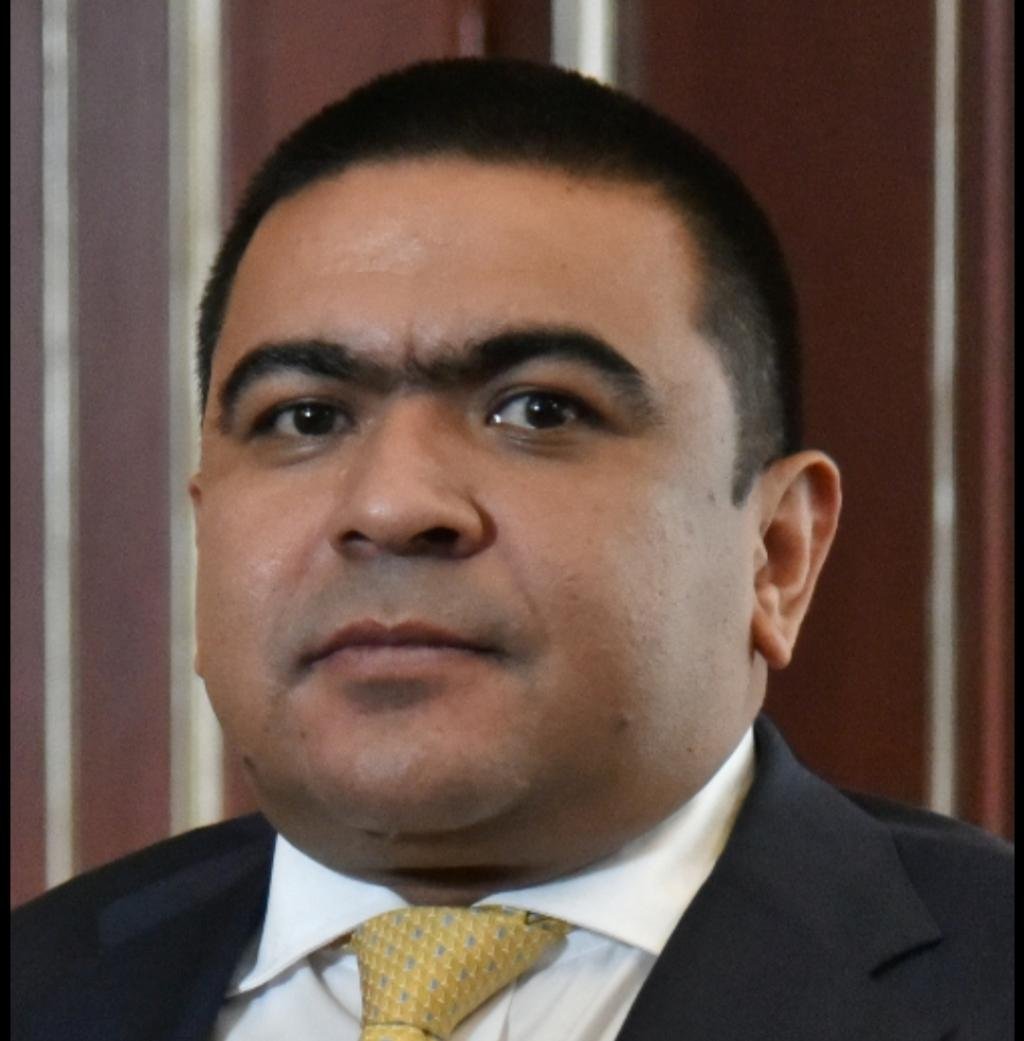 Holmes Echeverría anuncia su candidatura al Senado de la República