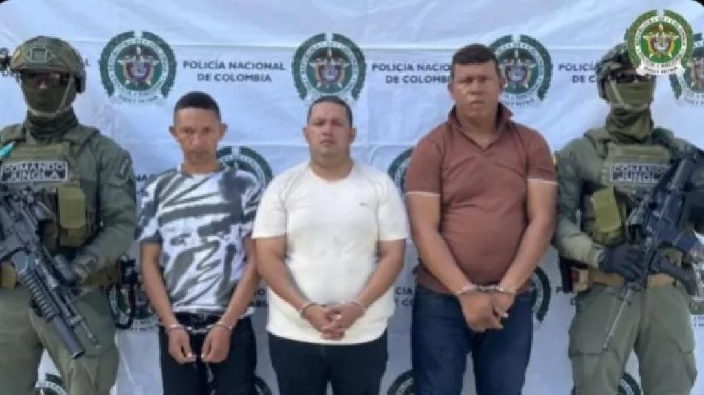 Apuntes en una libreta :La operación criminal descubierta del 'Clan del Golfo' para asesinar policías en el Magdalena