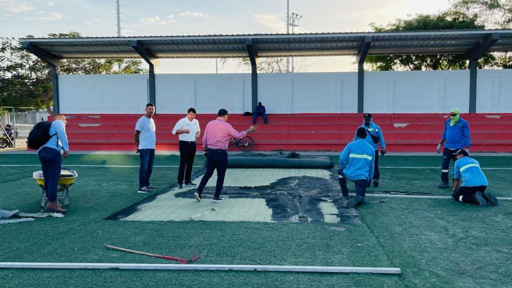 Para formentar la lúdica y recreación: Empienzan con los manteninientos de escenarios deportivas en Santa Marta