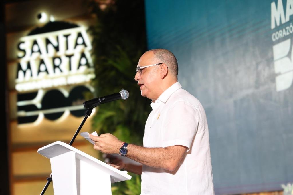 Alcalde Pinedo proyecta obras para transformar a Santa Marta, tras presentación de la Fiesta del Mar