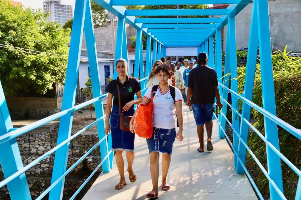 ¡Se acabó el suplicio! Comunidad de Villa Leidy en Gaira  ya tiene su puente