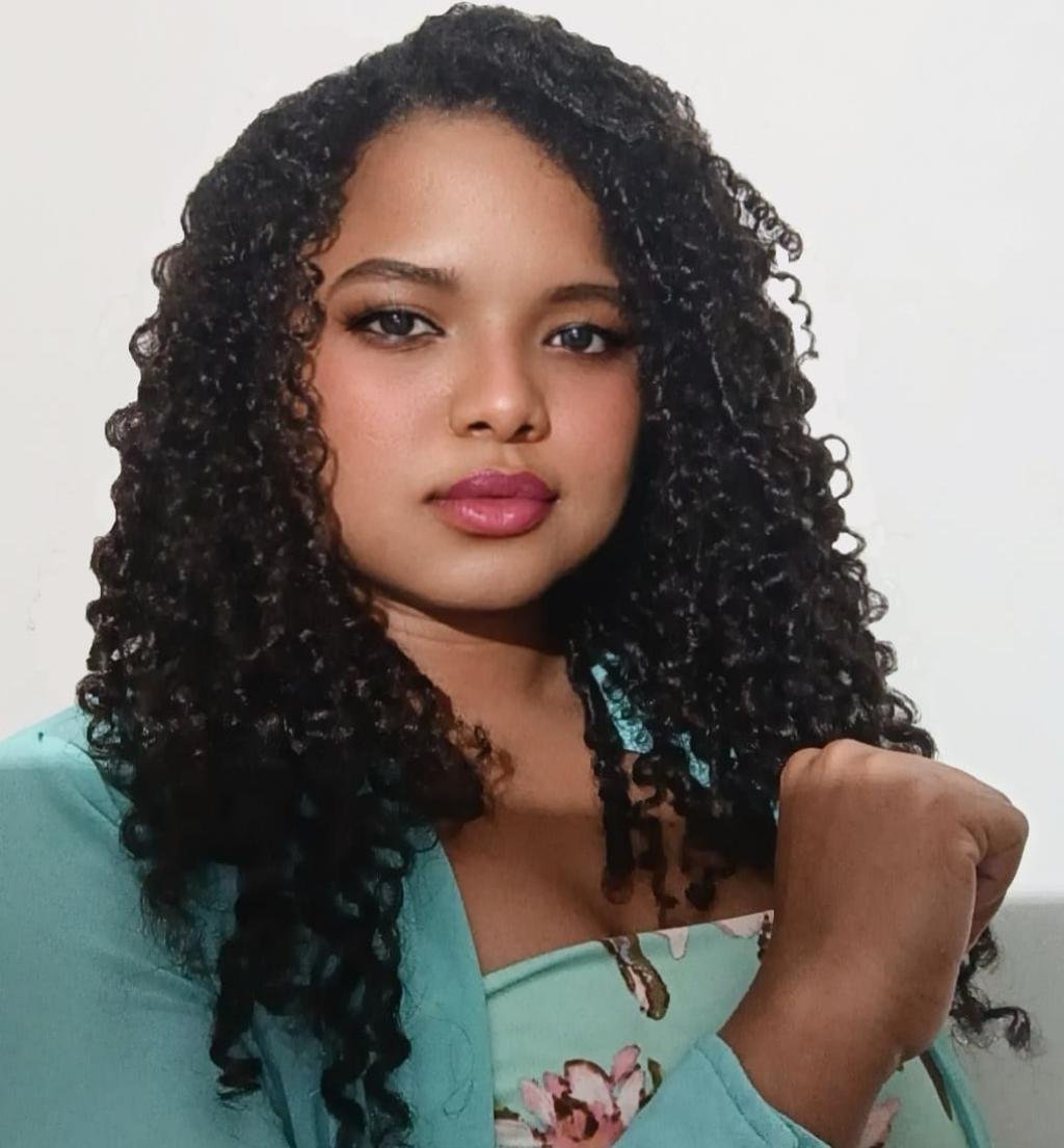 Juventud sin poder: La hipocresía de los partidos políticos frente al relevo generacional