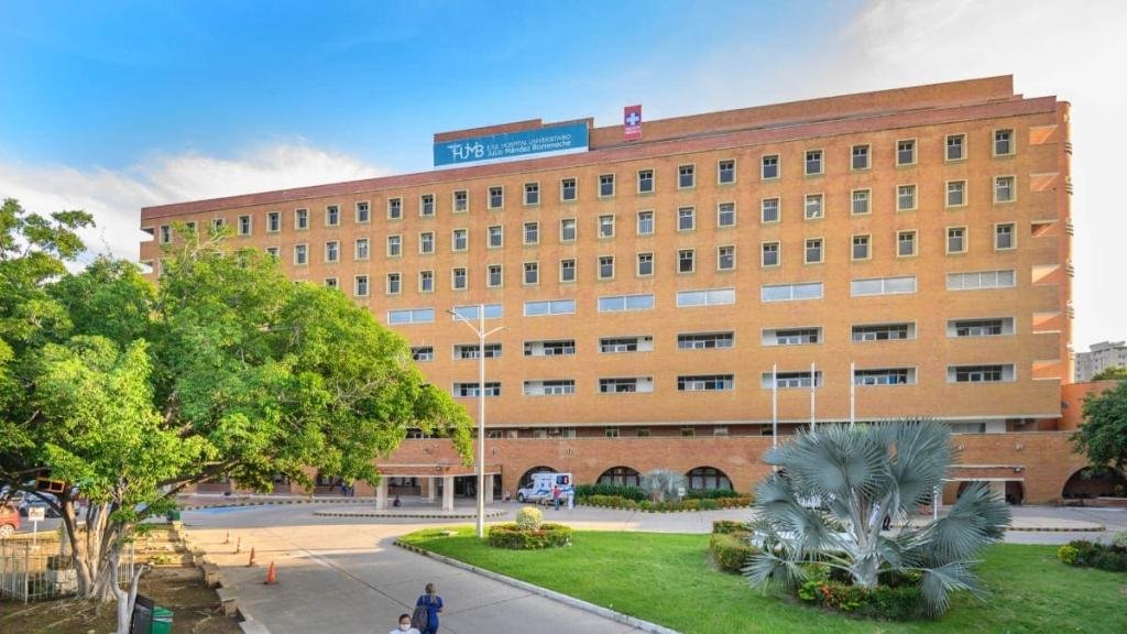 Denuncian red de presiones políticas dentro del Hospital Julio Méndez Barreneche