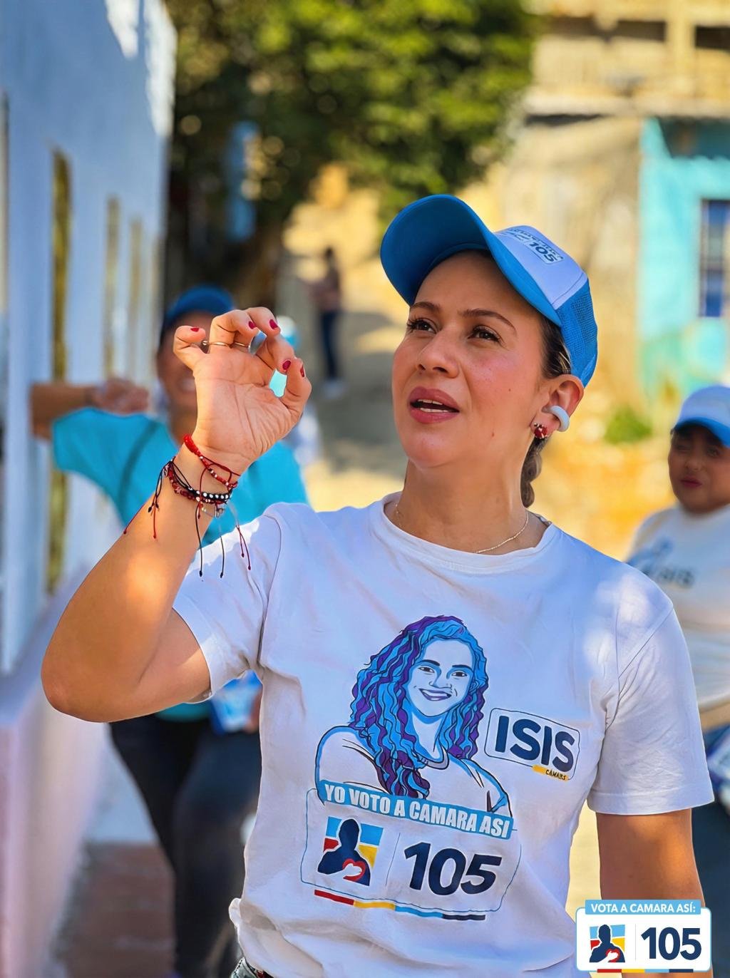 Isis Navarro: la mujer del pueblo que se tomó los barrios de Santa Marta para escucharlos y llevar sus necesidades al Congreso