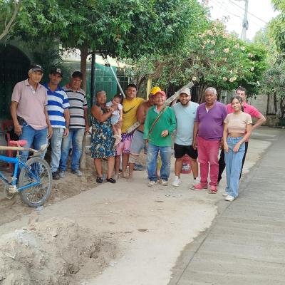 Fundación Buenos Frutos impulsa pavimentación histórica en el barrio Once de Noviembre junto a la comunidad