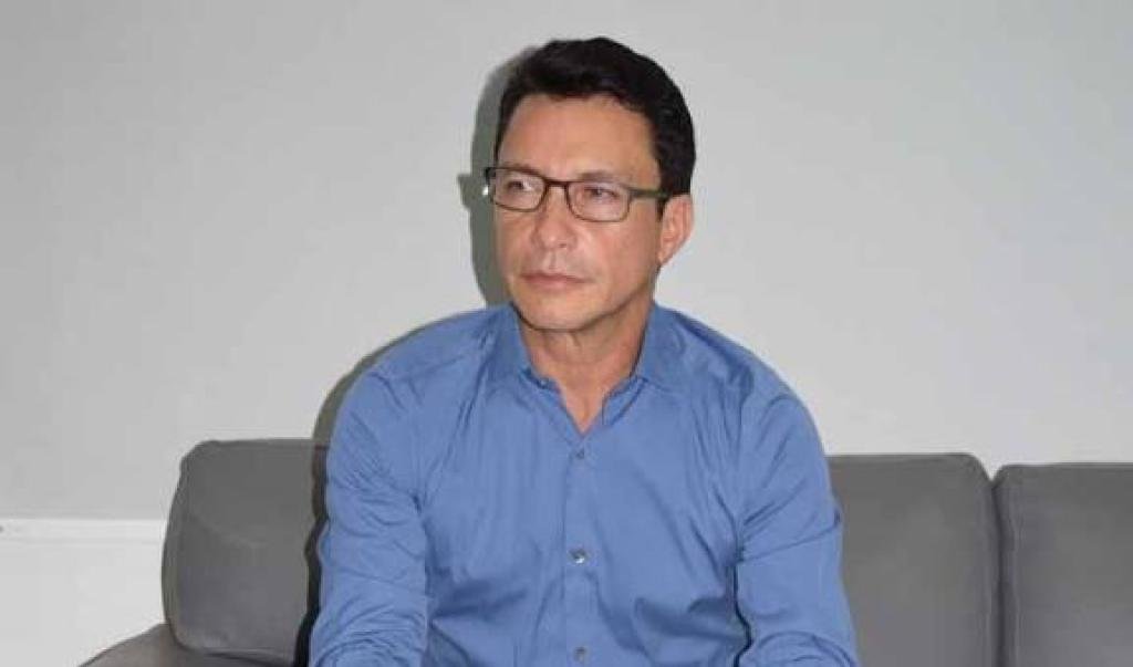 Entre acusaciones de corrupción y señalamientos de sangre, Caicedo insiste en llegar a la Presidencia