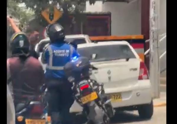 ¿Recibieron dinero para no multar? Agentes de Movilidad son señalados por presunto soborno en Santa Marta