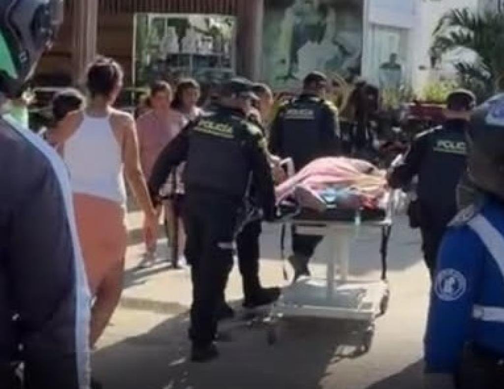 Caminaba por la Avenida del Libertador y murió tras sufrir un fuerte dolor en el pecho
