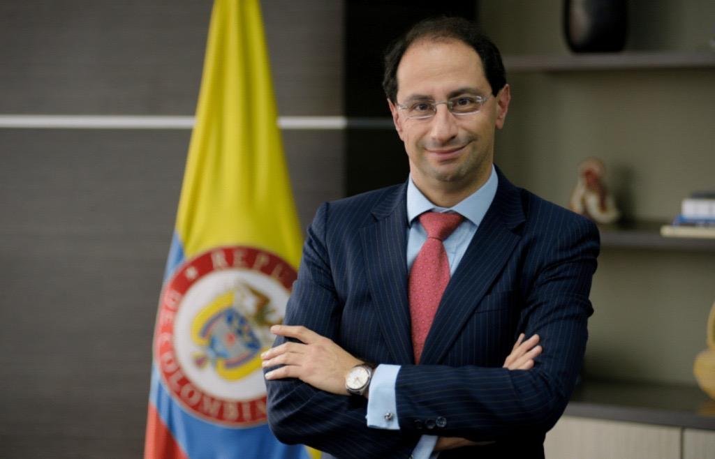 Gobierno electo alista decreto para promover el retiro de funcionarios públicos pensionados