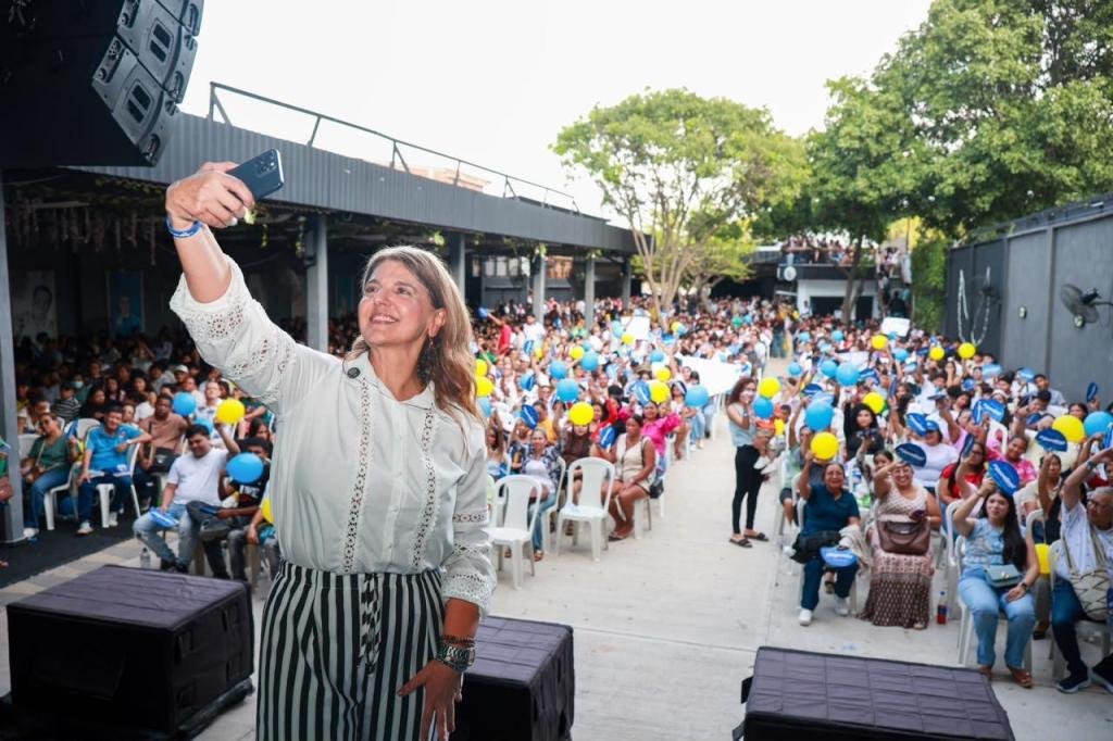 ¡Joceline Azar irrumpe con fuerza en el escenario político de Santa Marta! Un diálogo ciudadano que pone su nombre en el debate por la alcaldía
