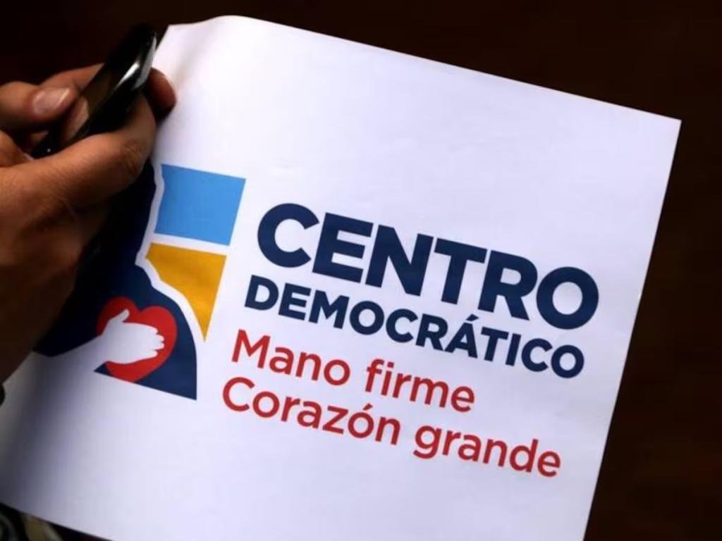 Centro Democrático propone recortar $40 billones del gasto público para 2027