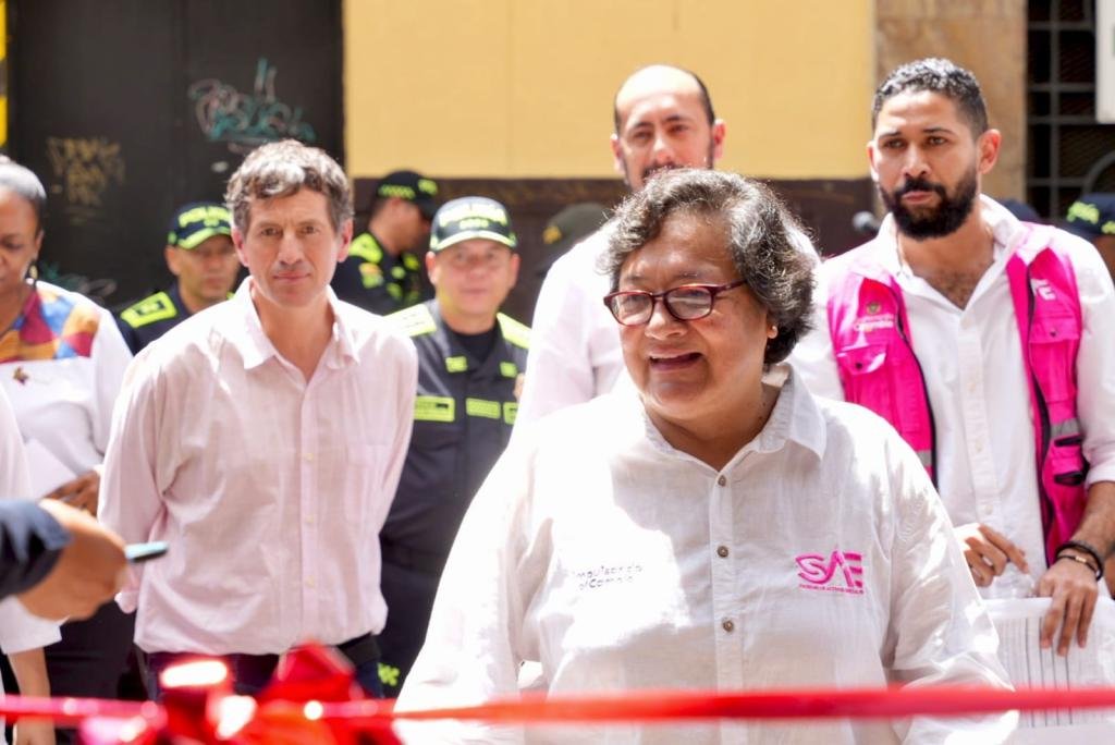 SAE convierte patrimonio del narcotráfico en oportunidad educativa: Amelia Pérez y José Beltrán Escobar entregan residencia para más de 300 estudiantes