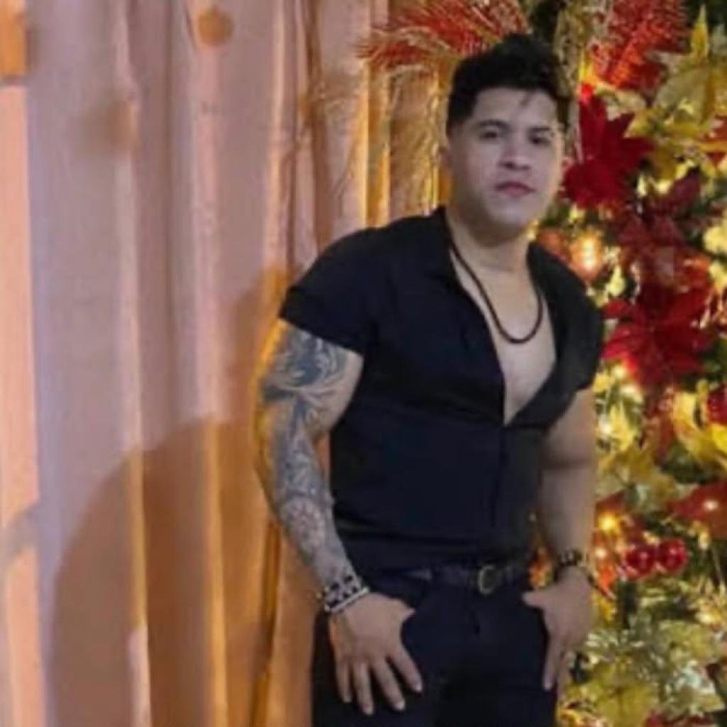 Atentan a tiros contra un reconocido estilista dentro de su establecimiento en el barrio Villas de Santa Cruz