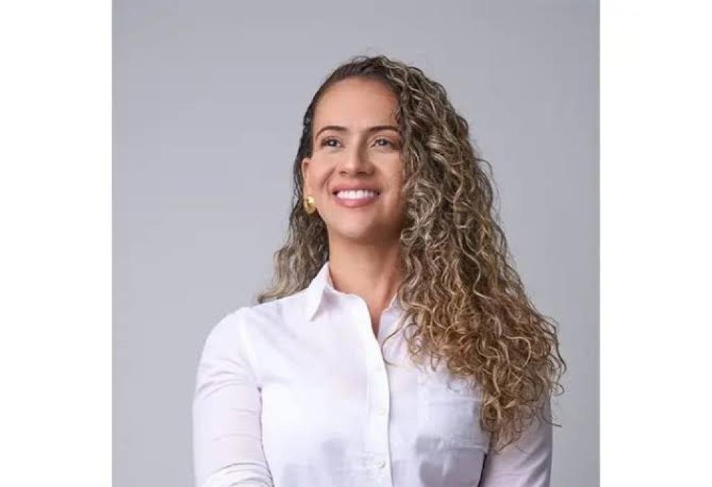 Candidata Isis Navarro en desacuerdo con la suspensión de la obra de la planta de desalinizadora de Santa Marta